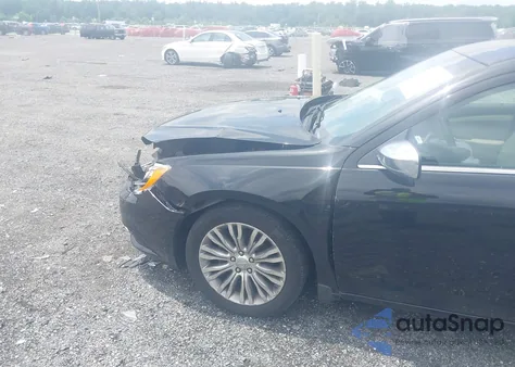 2013 Chrysler 200 Limited z USA, uszkodzony, nr VIN 1C3CCBCG4DN632716